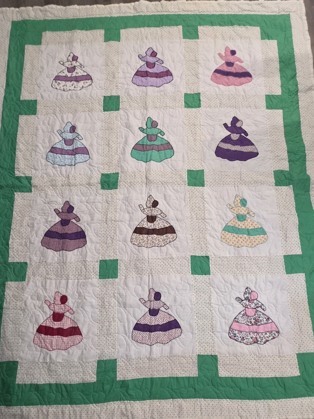 Sunbonnet Sue Appliqué Doll Quilt in Green & White